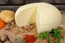 Uwaga na bakterie w Serze Korycińskim. GIS wycofuje partię produktu