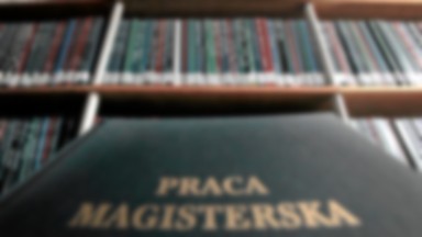 "Gazeta Wyborcza": magister przez internet