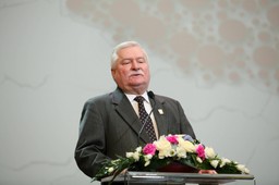 Wałęsa: Na miejscu Tuska wydałbym polecenie - spałować związkowców