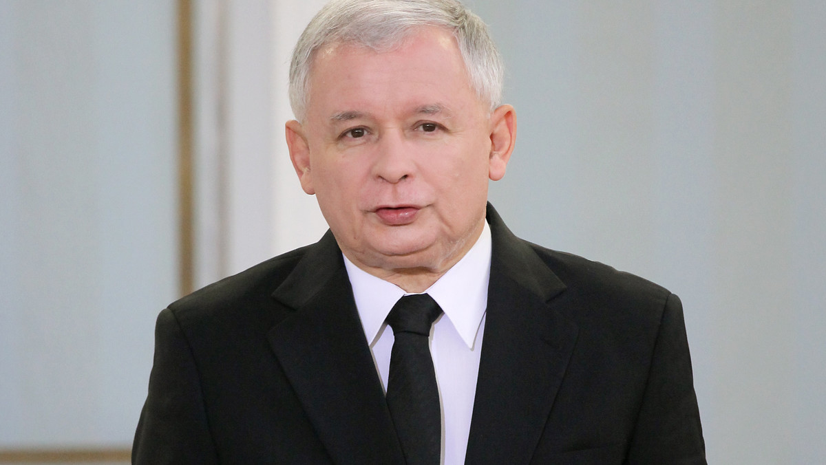 Prezes PiS Jarosław Kaczyński powtórzył we wtorek, że 10 października nie weźmie udziału w pielgrzymce do Smoleńska części rodzin ofiar katastrofy samolotu Tu-154. Dodał, że tego dnia - jak co miesiąc - weźmie udział we mszy świętej.