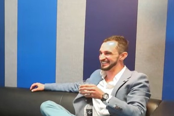 Dobijao je otkaze svakih par meseci, a onda je otišao u Irsku i napravio imperiju! Matija započeo biznis uz kredit od 1.000 evra, a danas su mu klijenti Gugl, Amazon i Majkrosoft