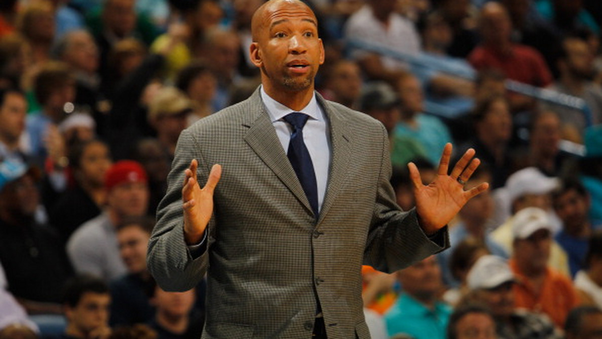 Trener koszykarzy New Orleans Hornets Monty Williams został ukarany przez władze NBA grzywną w wysokości 25 tysięcy dolarów za publiczną krytykę procedur medycznych obowiązujących w lidze. Chodziło o niedopuszczenie do gry Anthony'ego Davisa.