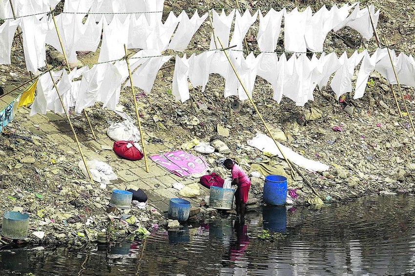 Grad Daka svakodnevno ispušta oko 4.500 tona čvrstog otpada i najveći deo se ispušta u Burigangu