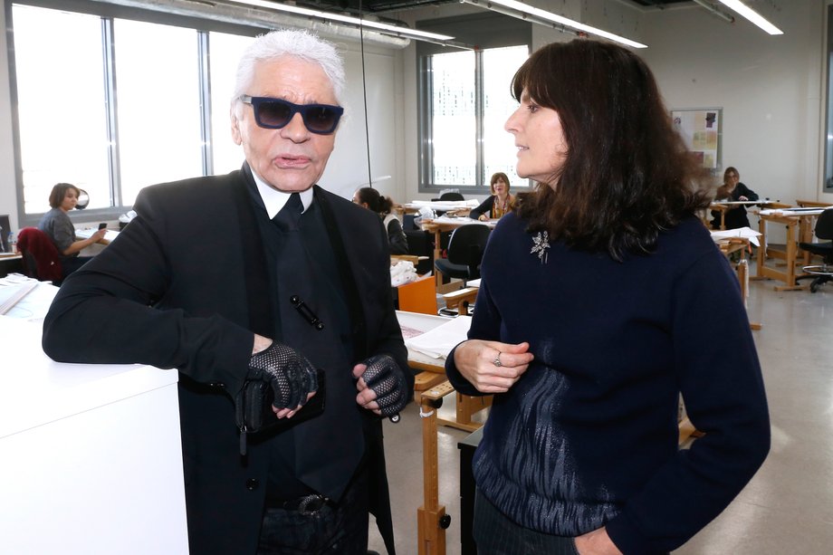 – Jest moją prawą ręką. Jeśli nie możemy się spotkać, to non stop rozmawiamy przez telefon – mówił Karl Lagerfeld o Virginie Vard