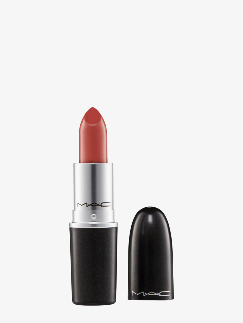 Rouge à lèvres mat, teinte «Velvet Teddy» de Mac pour CHF 28.–, via Zalando. 