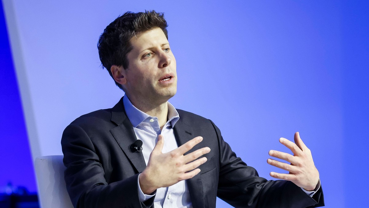 Sam Altman powraca do OpenAI, firmy, która stworzyła ChatGPT