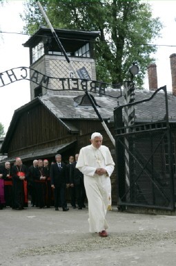 POLAND-POPE-AUSCHWITZ