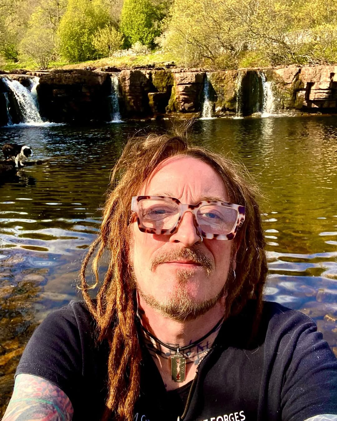 Anglický spevák a gitarista Ginger Wildheart. 