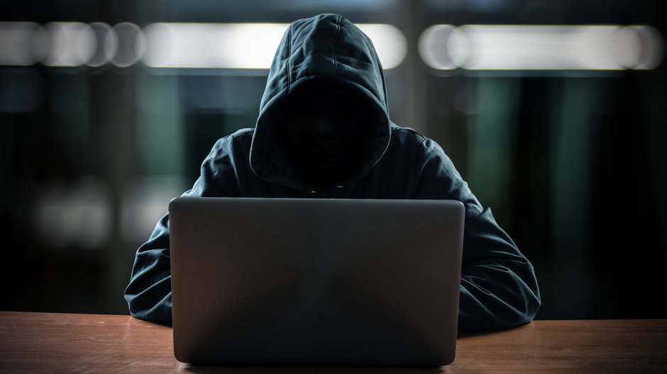 Przestępcy coraz częściej wykorzystują oszustwa internetowe