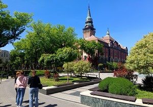 Velelepna Gradska kuća u stilu secesije nalazi u srcu Subotice, u zaštićenoj zoni grada