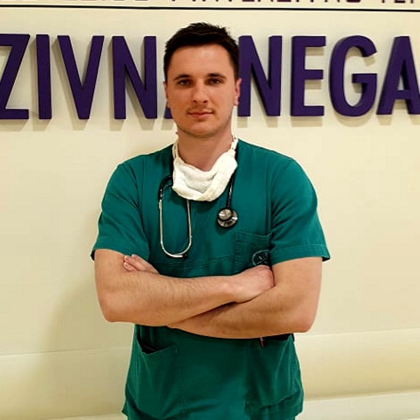 Dr Aleksandar Nikolić