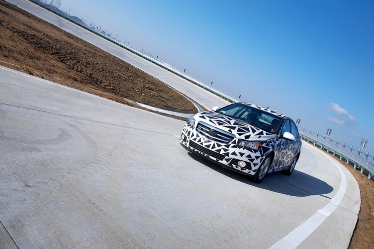 Nowy Chevrolet Cruze przemierzył jedne z najbardziej wymagających dróg w Europie