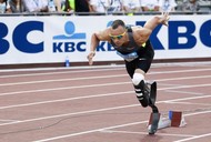 Oscar Pistorius w trakcie biegu