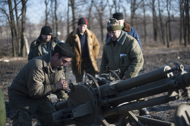 Ukraina nie wycofuje ciężkiej artylerii z Donbasu. "Przez separatystów"