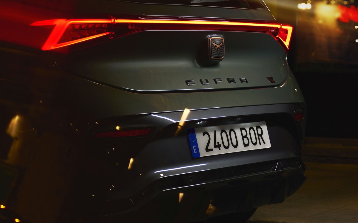 Cupra Born VZ: jakie wnętrze i wyposażenie? Kiedy w Polsce?
