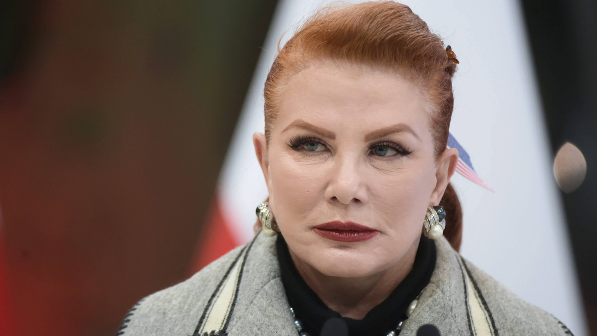 Technologia 5G. Georgette Mosbacher ostrzega przed zakupem urządzeń z Chin