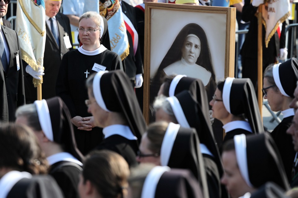 Procesja dziękczynna do Świątyni Opatrzności Bożej