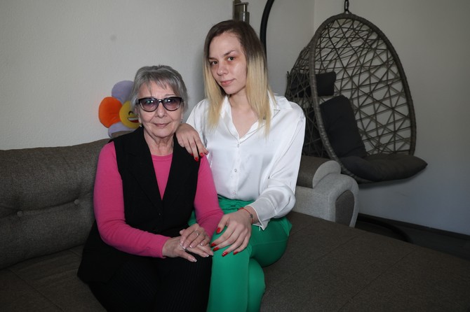 Anđela Milojević sa majkom Radicom