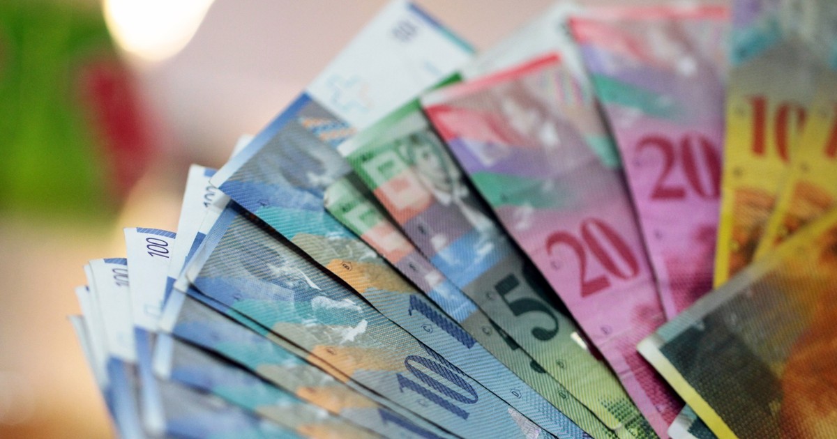 Ile złotych kosztuje frank szwajcarski? Kurs CHF/PLN na dziś, 19 sierpnia 2025 r.