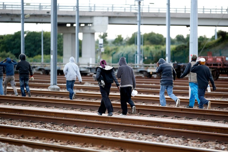 Nielegalni imigranci we Francji