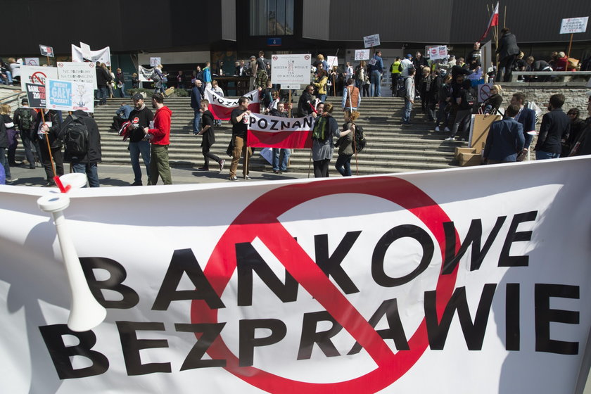 Frankowicze nie raz protestowali przeciw bankom