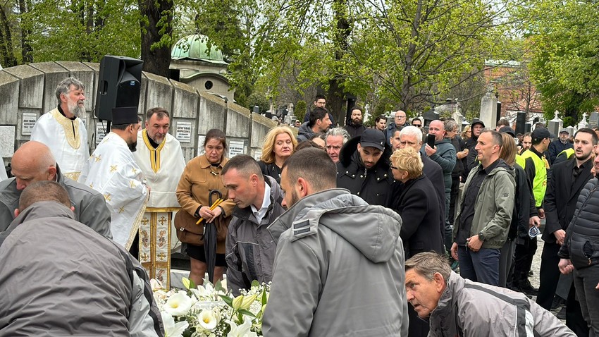 Sahranjen Duško Vujošević