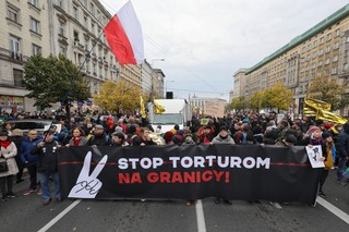 'Stop torturom na granicy'. Marsze solidarności z uchodźcami w Warszawie i Krakowie