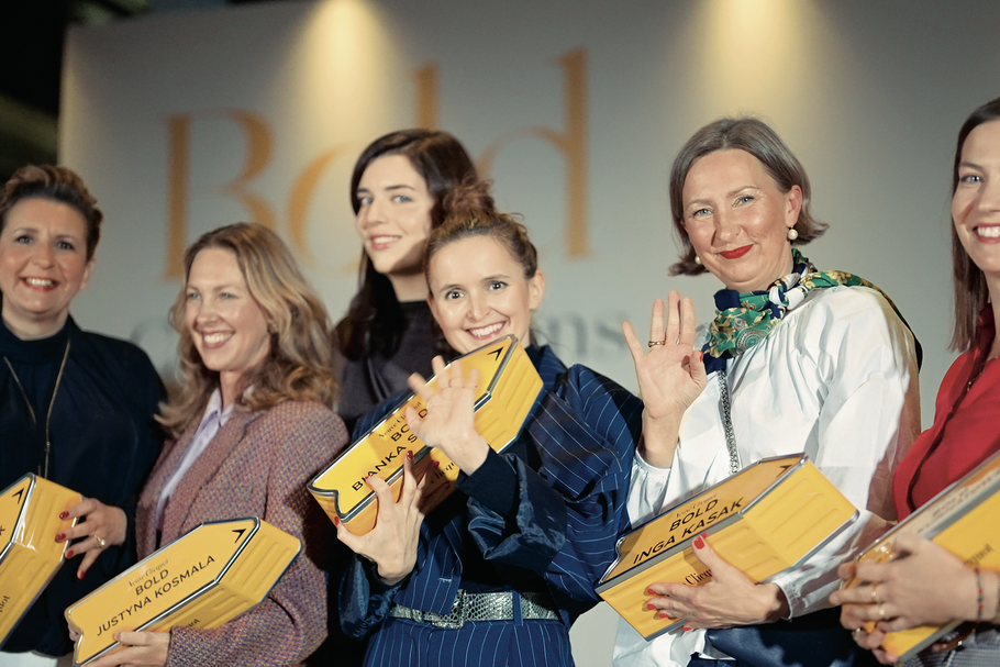 Justyna M. Adamczyk, Justyna Kosmala, Aleksandra Szpotowicz, Bianka Siwińska, Inga Kasak, Anna Kurnatowska.