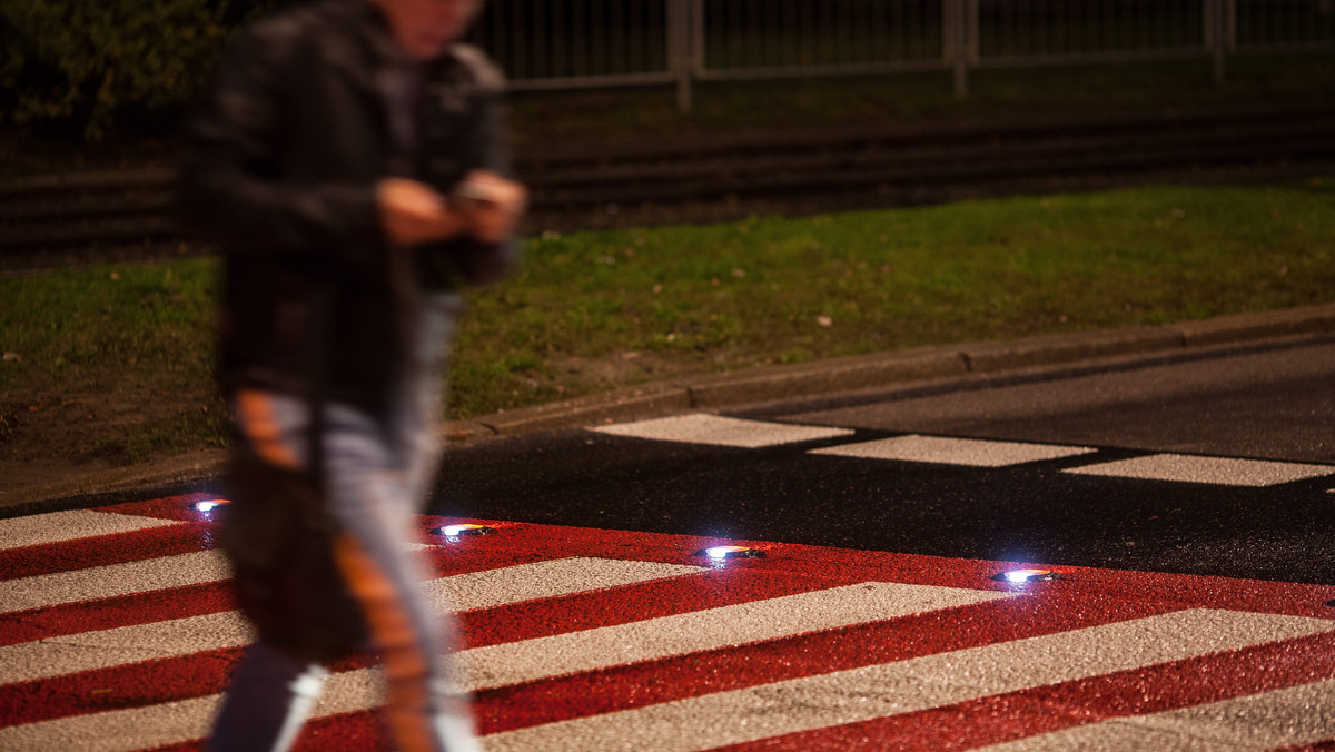 13-letek został dziś rano potrącony przez samochód na przejściu dla pieszych. Chłopiec trafił do szpitala z urazem nogi - podaje portal tvn24.pl.