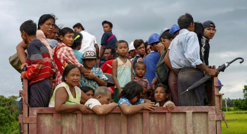 People fleeing from a conflict area in Myanmar's Rakhine state