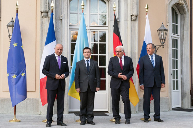 Ministrowie spraw zagranicznych Ukrainy, Rosji, Niemiec i Francji. Fot. EPA/MAURIZIO GAMBARINI/PAP