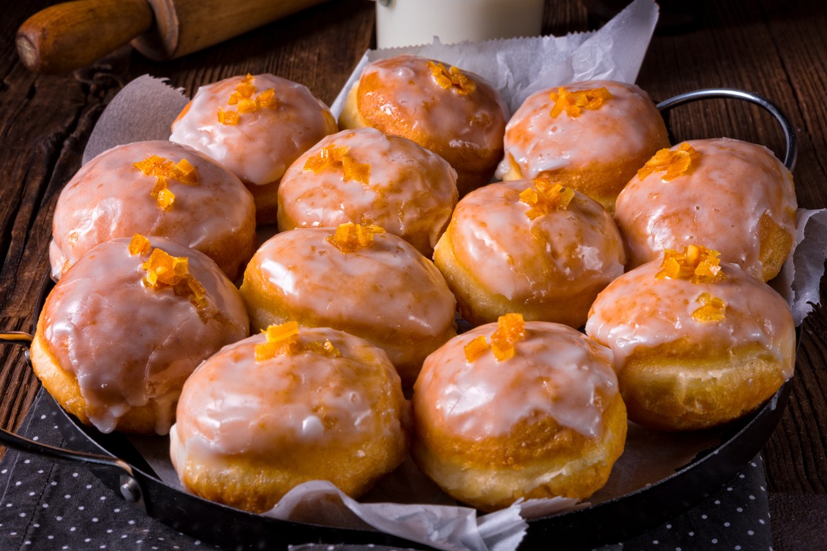 Tłusty czwartek 2023 i pączki. Kiedy wypada? Skąd ta tradycja?