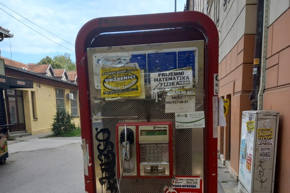 Misterija broja koji je znao sve i svakoga: Kako je legendarna SLUŽBA 988 postala simbol jednog vremena: Da li se sećate za šta ste okretali ove cifre?