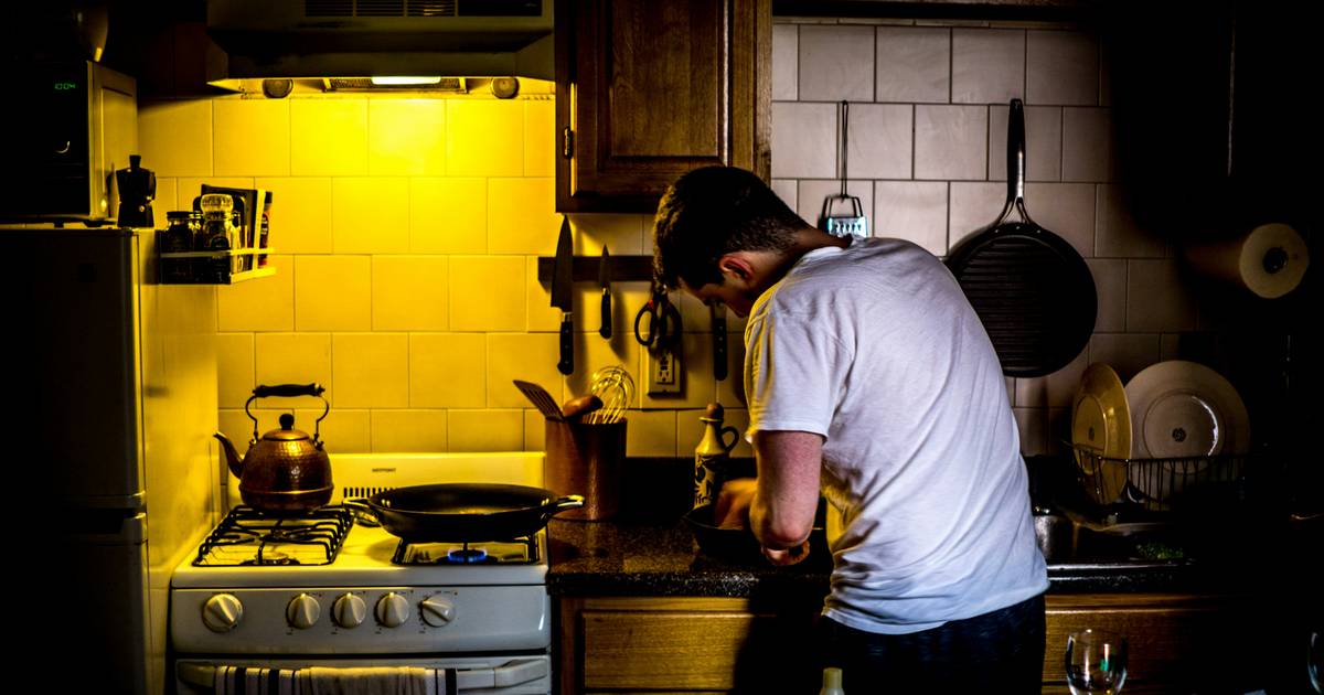 Gotowanie w związkach. "Dla mamy to dziwne, że w kuchni siedzi mój chłopak"