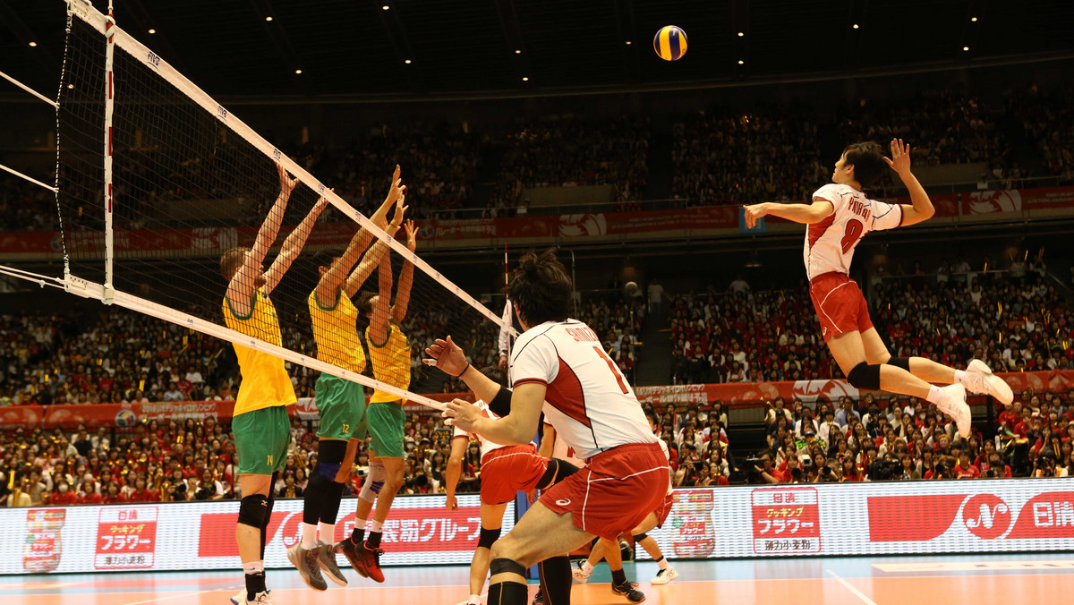 Reprezentacja Australii ograła w Tokio Japonię 3:0 (25:23, 25:19, 29:27) na zakończenie piątej kolejki kwalifikacji olimpijskich i odarła Samurajów z marzeń o igrzyskach w Rio de Janeiro. Kangury mają jeszcze matematyczne szanse na awans.