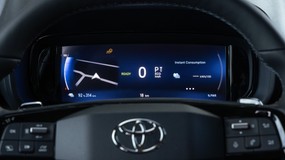 Ma 136 KM i gwarancję na 1 mln km. Toyota trzęsie rynkiem. Ile kosztuje?