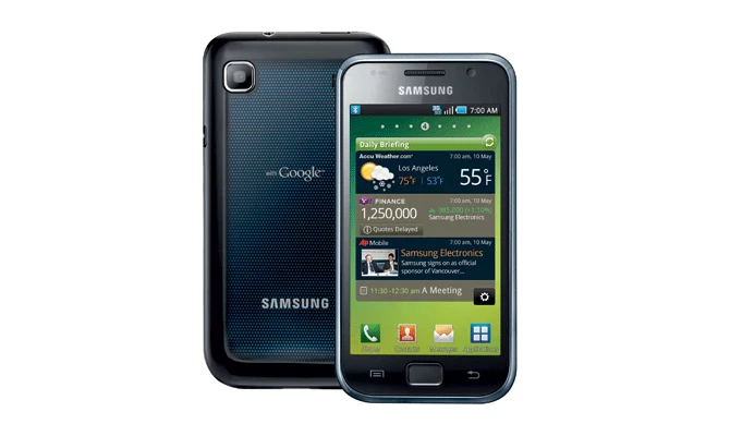 Samsung GT-I9000 Galaxy S, czyli pierwszy model z topowej serii Galaxy, ­miał 4-calowy ekran AMOLED, procesor Hummingbird z układem graficznym PowerVR SGX540 i działał pod kontrolą systemu Android 2.1 (z możliwością aktualizacji do 2.3)