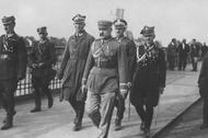 Marszałek Józef Piłsudski w drodze na spotkanie z prezydentem Stanisławem Wojciechowskim
