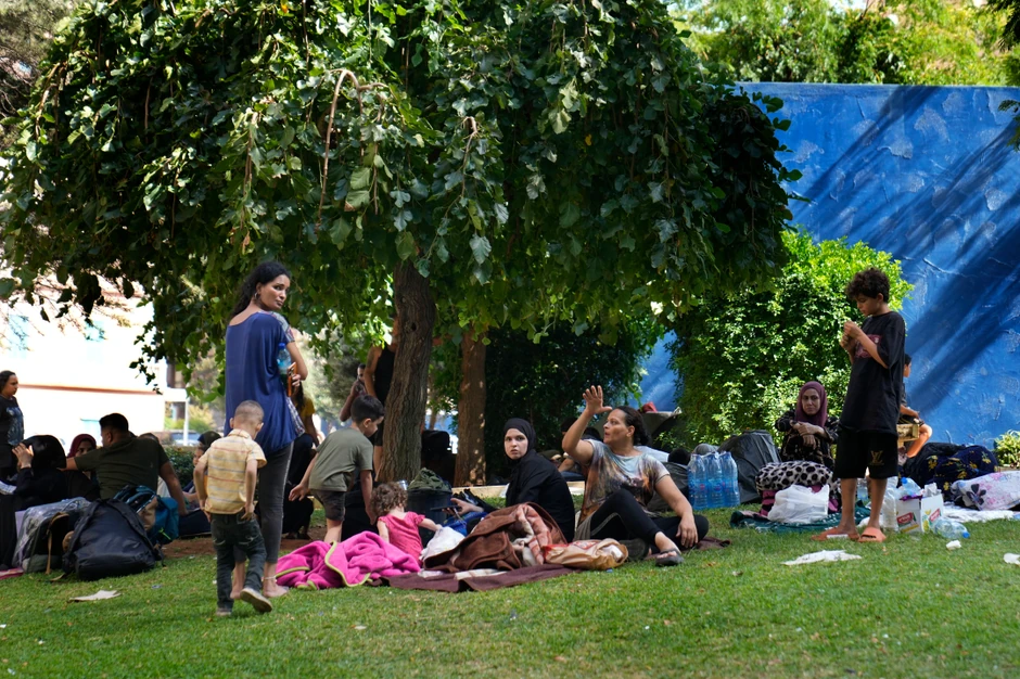 Izbeglice iz južnog predgrađa Bejruta u parku u centru libanske prestonice 28. septembra