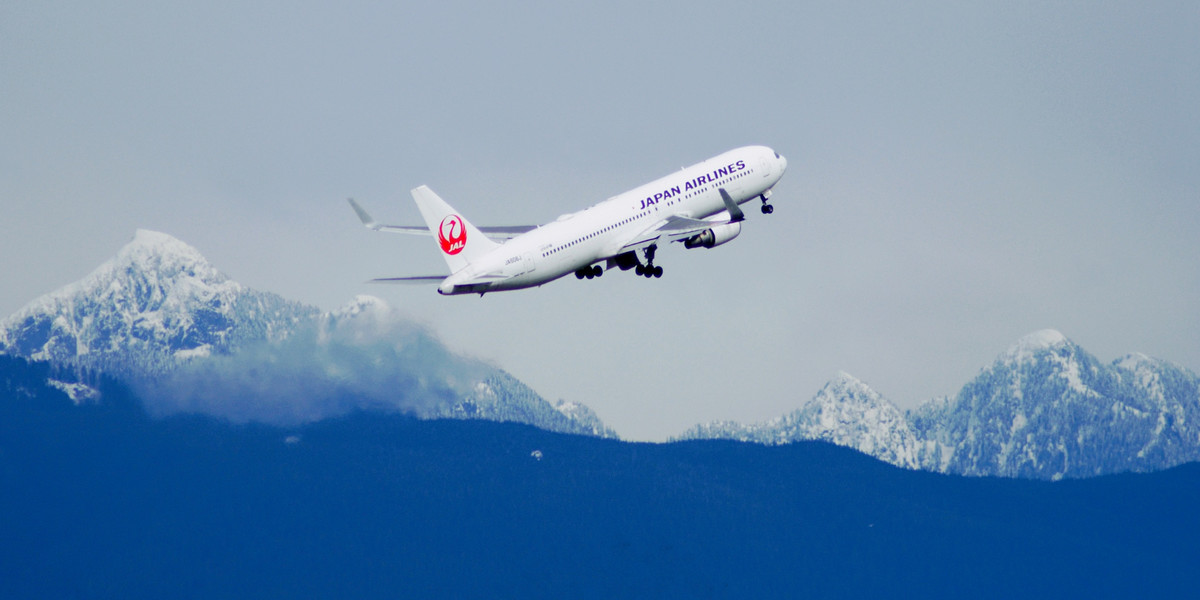 Japan Airlines testują nową usługę. Na urlop można polecieć bez ubrań