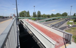 Warszawa: Kładka pod mostem Łazienkowskim będzie gotowa w lipcu