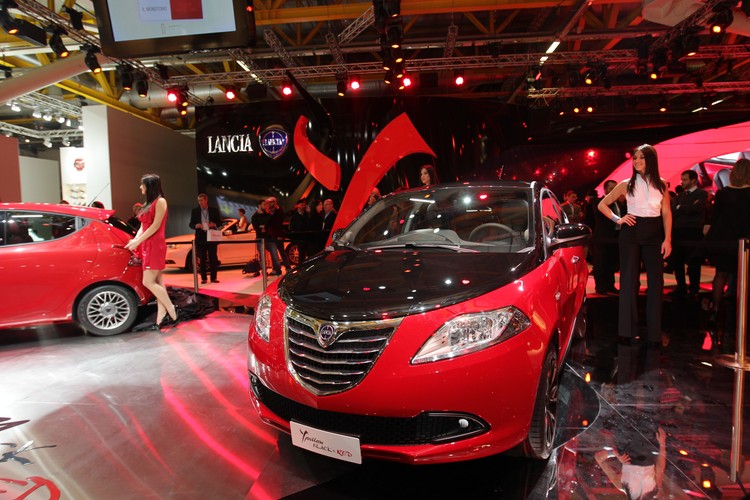 Salon samochodowy w Bolonii