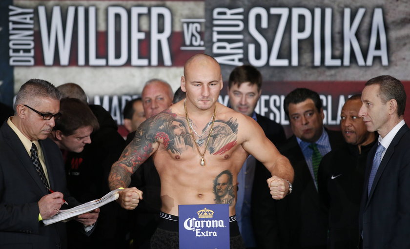 Artur Szpilka dostał pas mistrza świata WBC! To prezent od dzieci