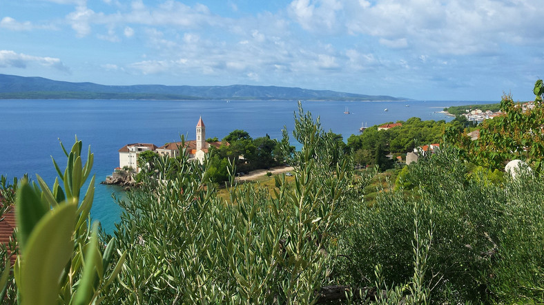 Wyspa Brač, widok na klasztor ojców dominikanów