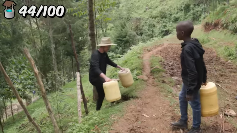 MrBeast wybudował w Afryce 100 studni