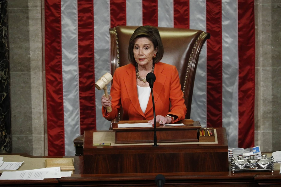- To przykry dzień, bo nikt nie dostaje się do Kongresu USA, by doprowadzić do impeachmentu prezydenta - mówiła przed czwartkowym głosowaniem demokratyczna szefowa Izby Reprezentantów Nancy Pelosi.