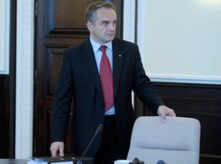 Pawlak znów pomrukuje na rząd