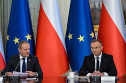 Tusk wbija szpilę Dudzie. "Wybierzmy prezydenta, który dochowa wierności Konstytucji"