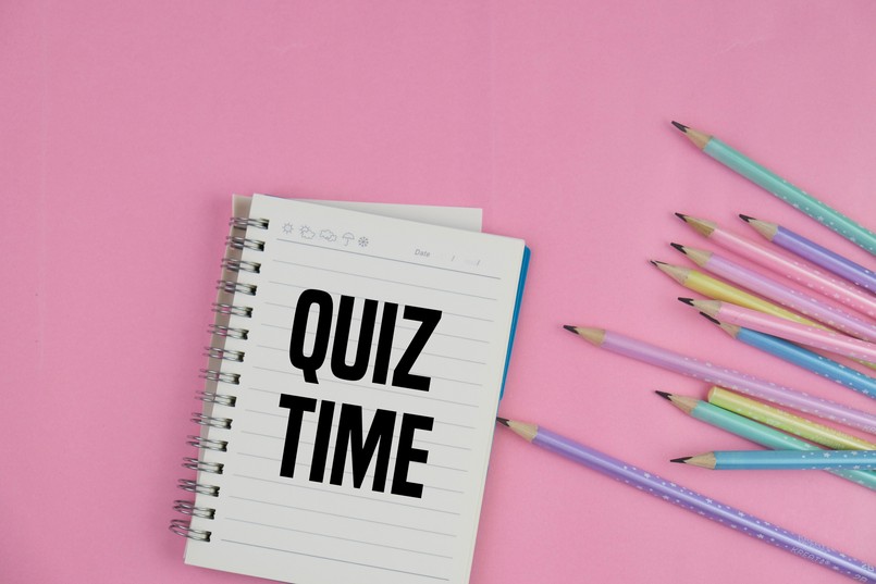 Quiz ortograficzny quiz time The,Words,Its,Quiz,Time,On,Pink,Background,With,Multiple