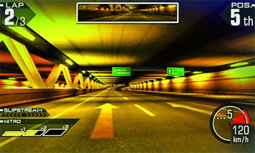 W wyścigach samochodowych, na przykład Ridge Racer 3D, efekt głębi jest wyjątkowo realistyczny - każdy powinien zobaczyć to na własne oczy